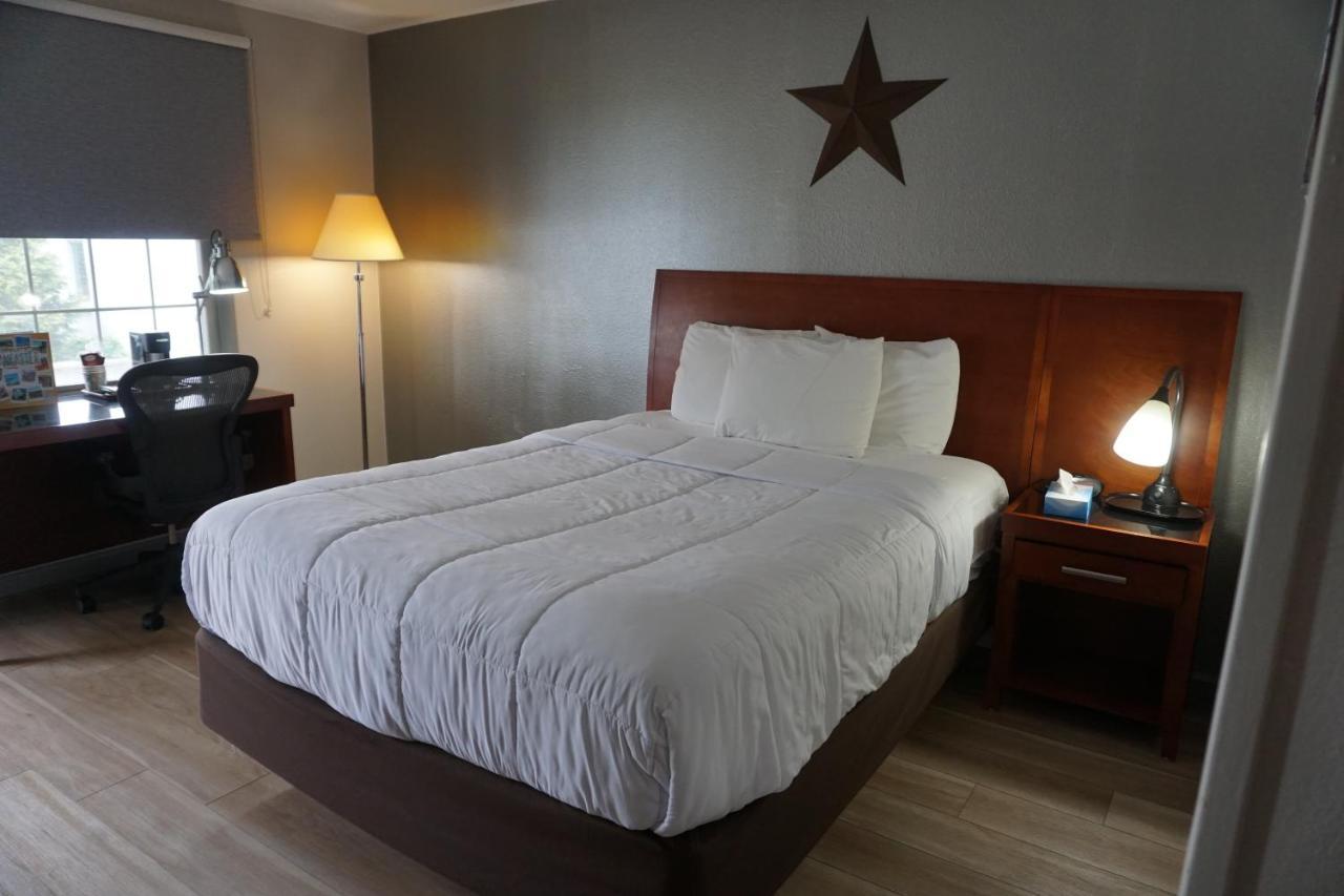 Harvest Drive Family - Renovated Motel